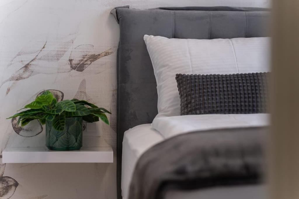 Capsula Luxury Apartment Umago Esterno foto