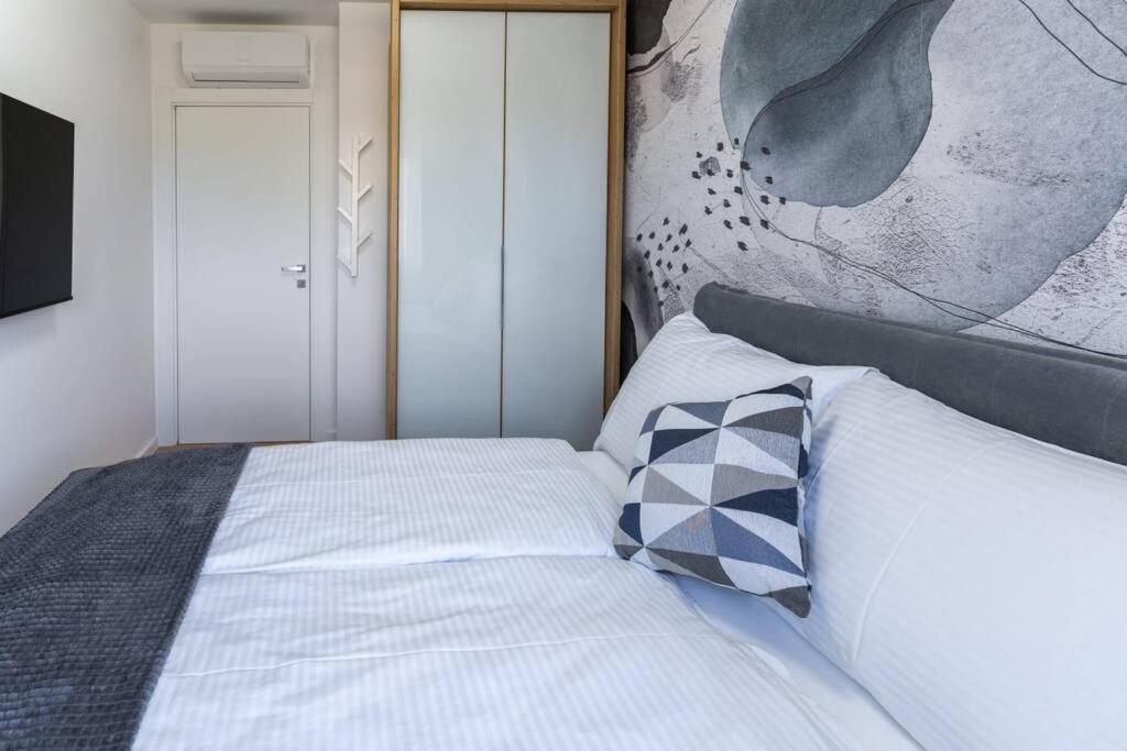 Capsula Luxury Apartment Umago Esterno foto
